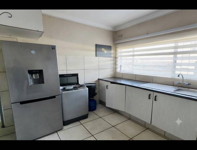 2 BEDROOM APARTMENT FOR SALE IN VANDERBIJLPARK CW 5